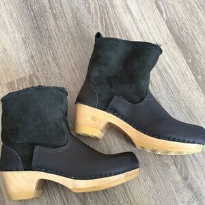 No.6 5" Pull on Shearling Clog Boot on Mid Heel in Black Suede